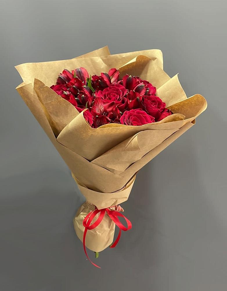 Букет цветов из: Альстромерии и Розы в Армизонском