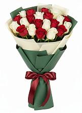 Букет Микс из красных и белых роз в Армизонском