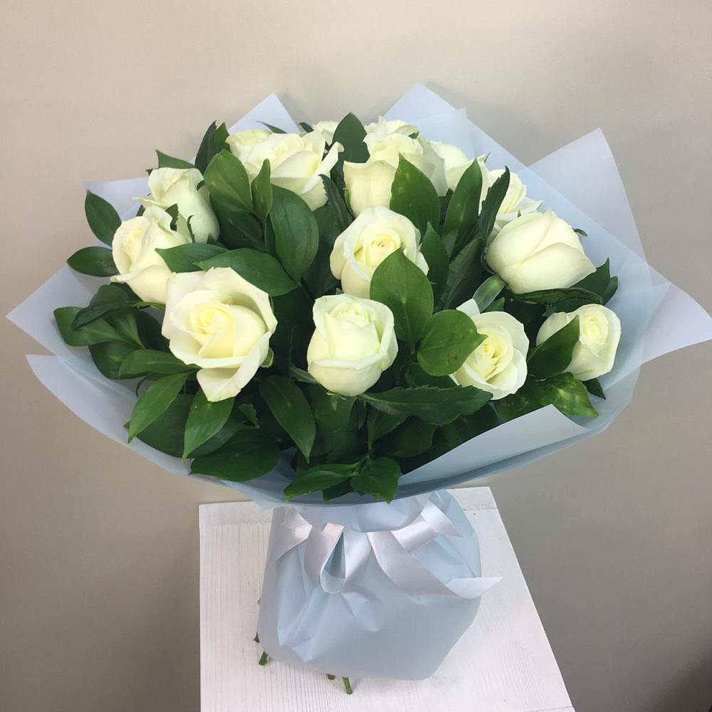 Букет 15 Белых роз Проуд в Армизонском