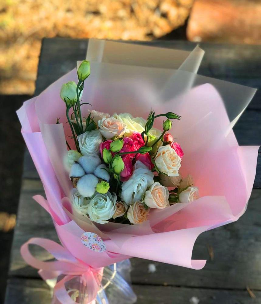 Букет цветов из: Розы и Лизиантусы в Армизонском