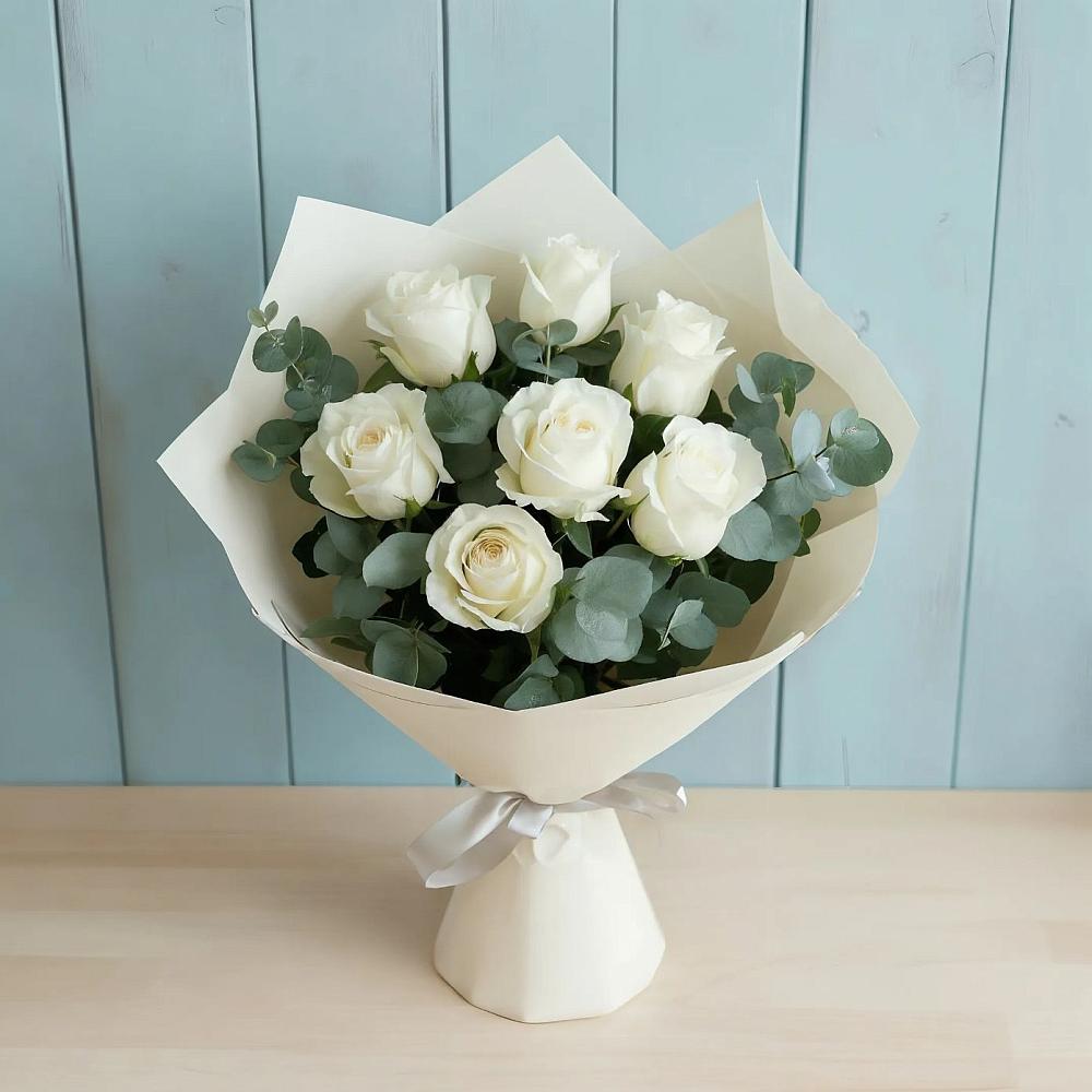 Букет Белые розы в Эвкалипте в Армизонском