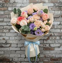 Букет цветов из:  Розы, Лизиантусы и Гвоздики #REPLACE_PRED# Армизонском