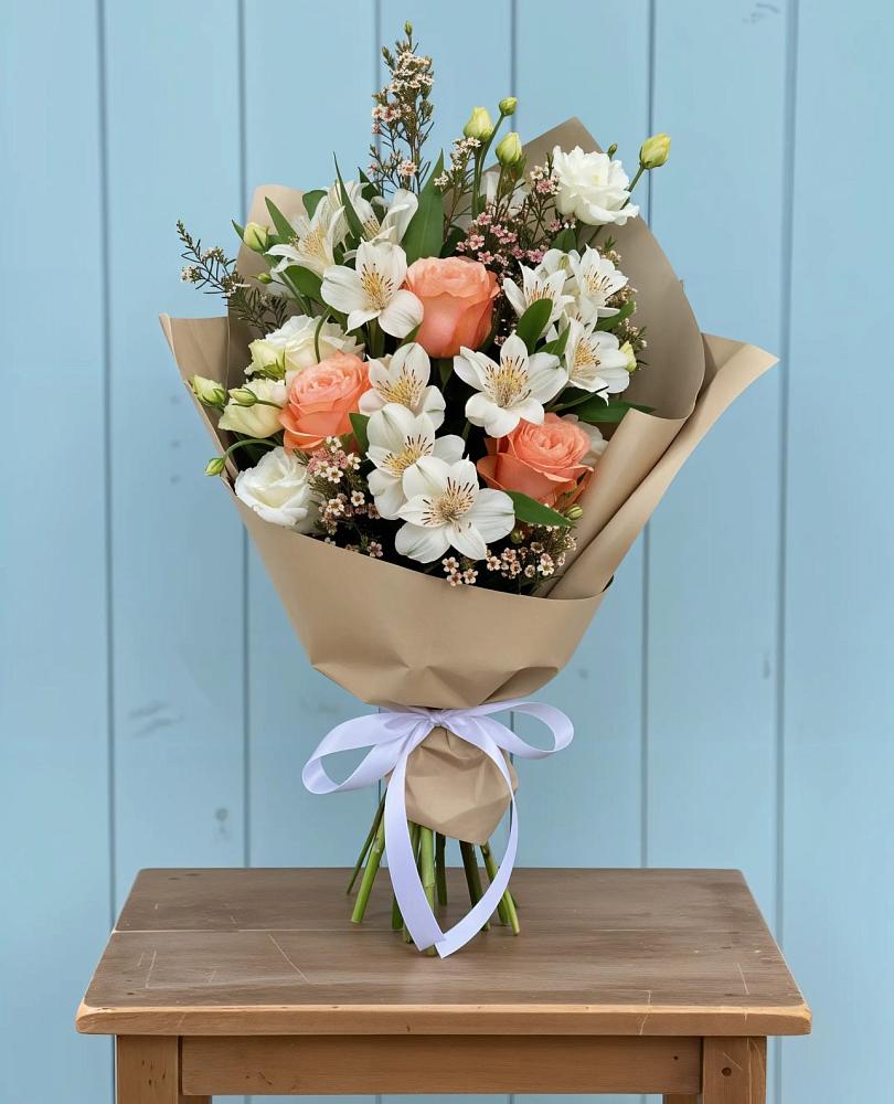 Букет цветов из: Альстромерии, Лизиантусы, Розы и Хризантемы в Армизонском